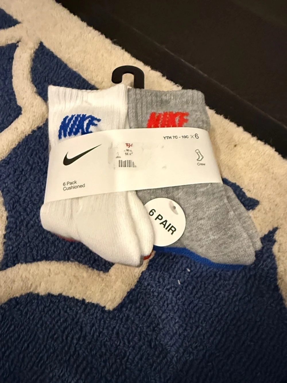 Nike kids size xxs Cushioned Crew Socks 6-Pack - White & Gray